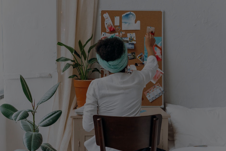How to Use Feng Shui Crystals for Positive Energy in Your Office
