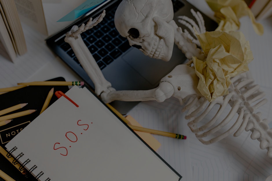 How to Use Feng Shui Ornaments for Stress Relief in Your Workspace