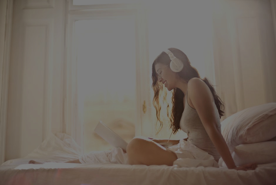 How to Use Feng Shui Ornaments to Create a Peaceful Bedroom